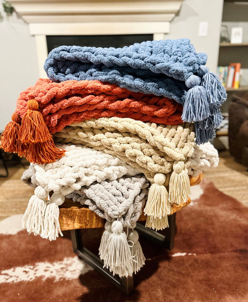 Chunky Knit Blanket Workshop: Sunday, December 8 from 1PM - 4:30PM